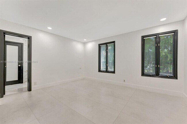 Building Photo - 8360 NW 51st Ct