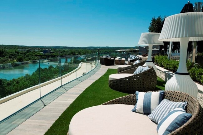 Building Photo - Surely you must be joking about this Studi...