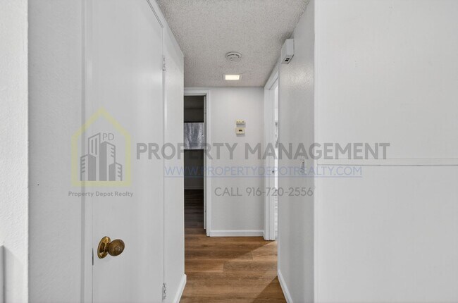 Building Photo - 8973 El Mirador Dr