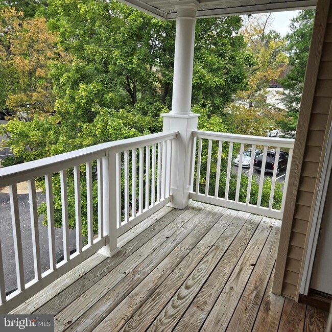 Building Photo - 5814 Wyndham Cir