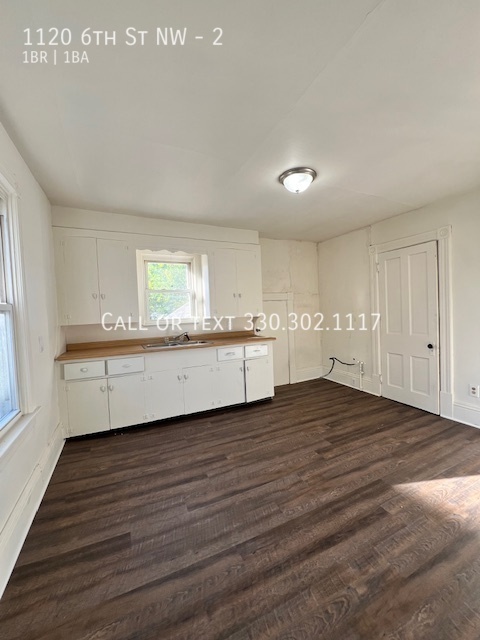 Building Photo - Upper level one bedroom apartment for rent...