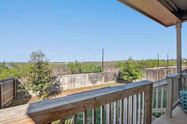 Building Photo - 7001 Lions Pk