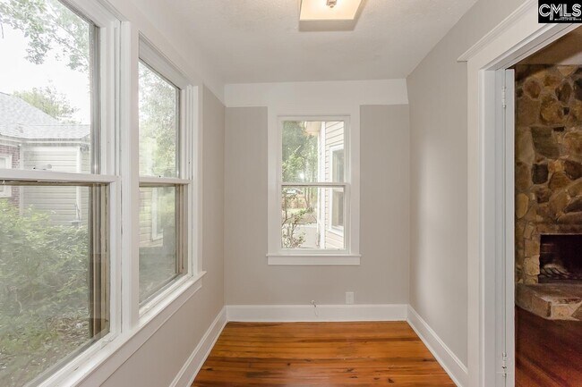 Building Photo - 1205 Maple St