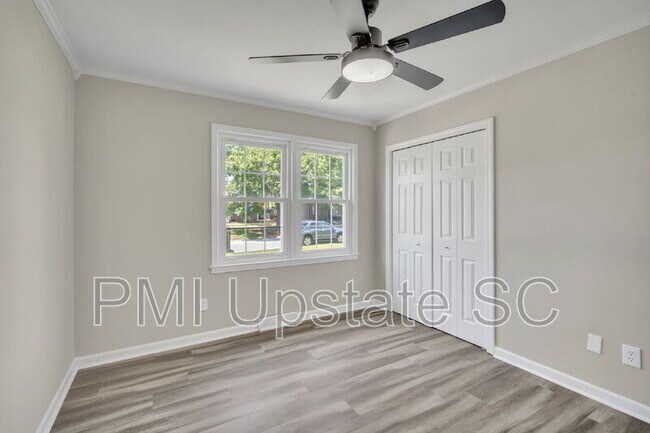 Building Photo - 120 Abbotsford Dr