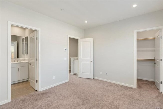 Building Photo - Newer Condo Best Location in Portola Springs