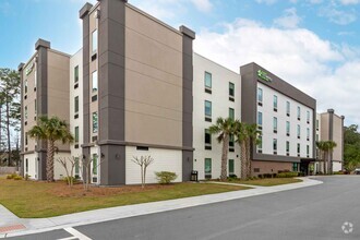 Building Photo - Furnished Studio-Bluffton - Hilton Head