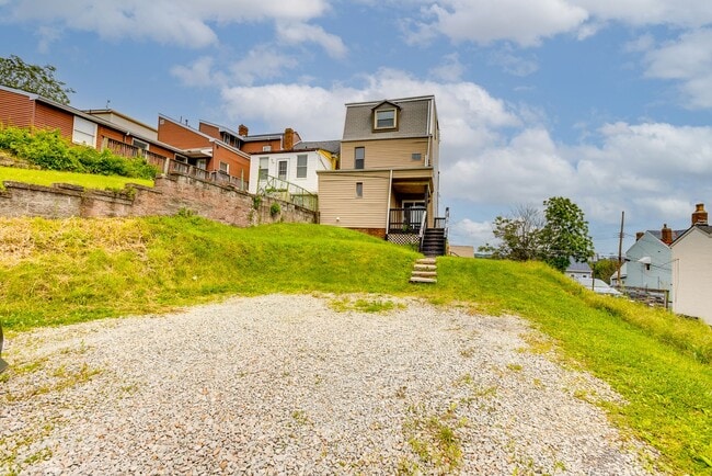 Building Photo - 1922 Shamokin St
