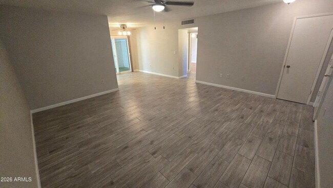 Building Photo - 10601 W Bolivar Dr