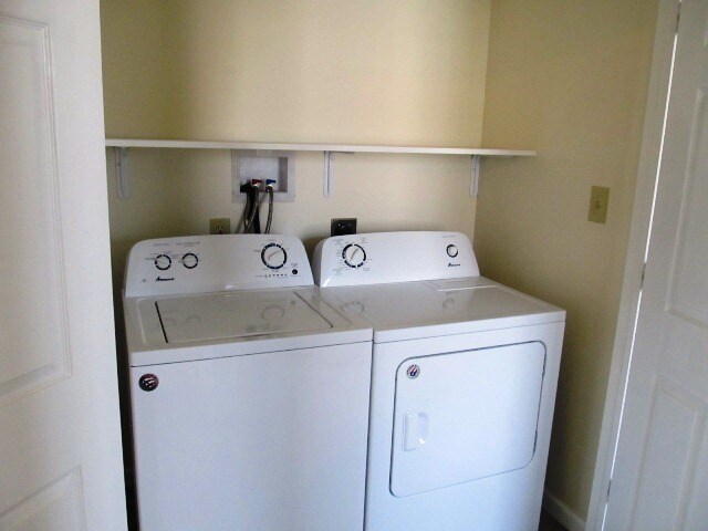 Building Photo - 3202 Holtry St