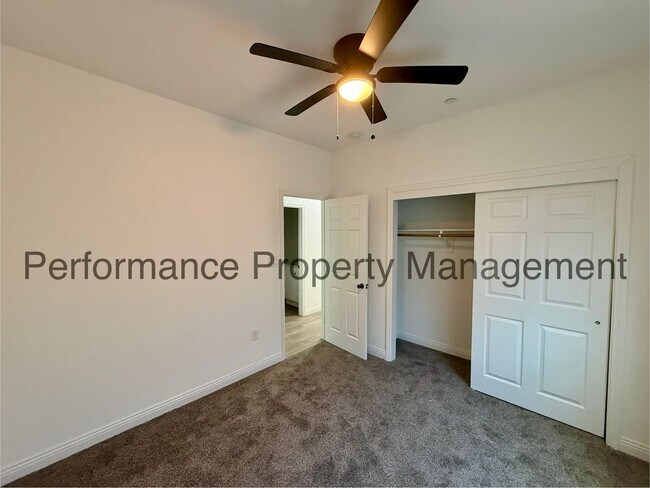 Building Photo - Modern 4 Bed/2 Bath E Bakersfield Home w/ RBP & Security Deposit Alternative Option