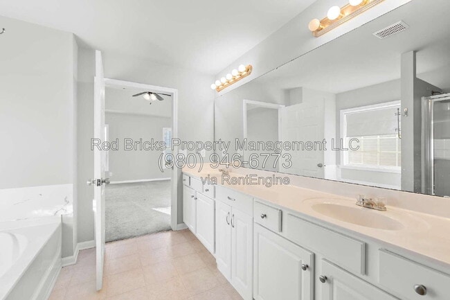 Building Photo - 1520 Tranquility Ave NW