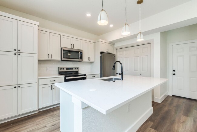 Building Photo - 3702 Tower View Ct