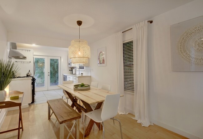 Building Photo - 2823 Garwood St