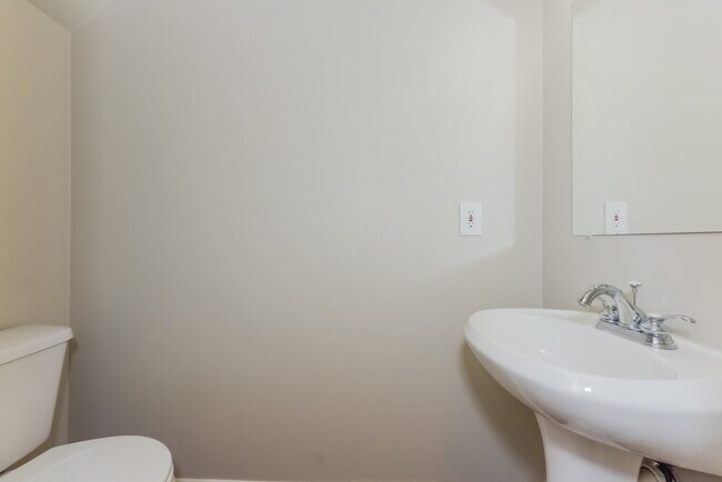 Building Photo - 145 Summerlake Pl