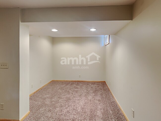 Building Photo - 1810 Penwood Pl