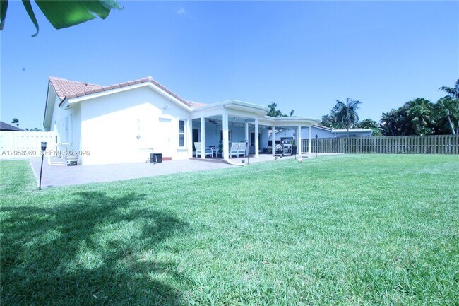 Building Photo - 6486 Woodbury Rd