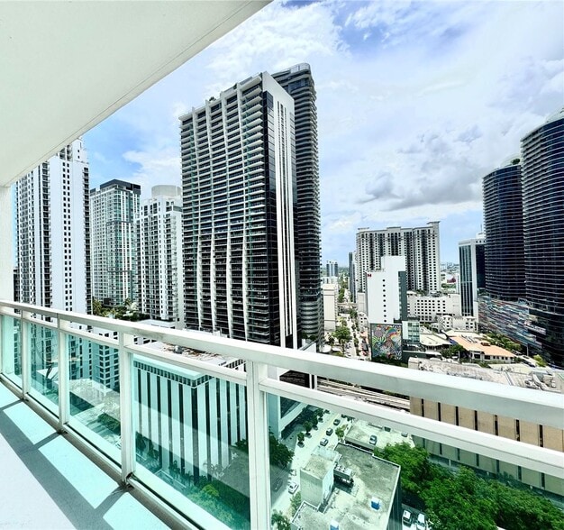 Building Photo - 951 Brickell Ave