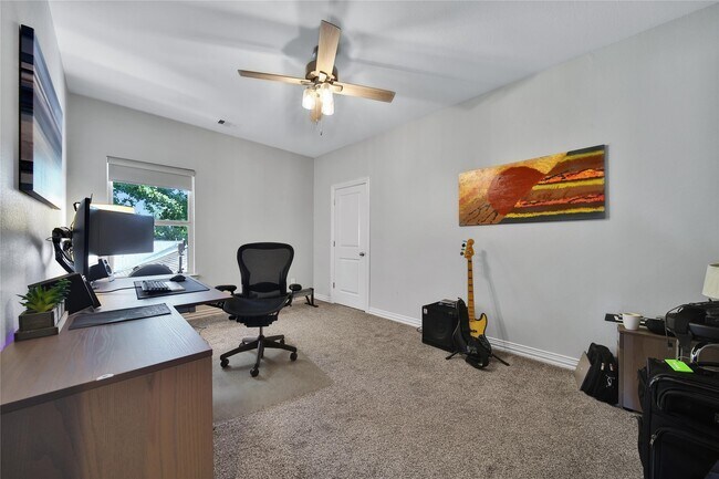 Building Photo - 1332 Gardenia Dr