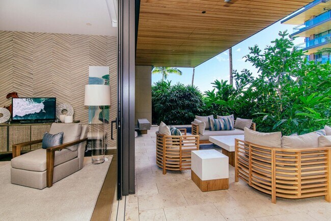 Building Photo - Park Lane Garden Suite