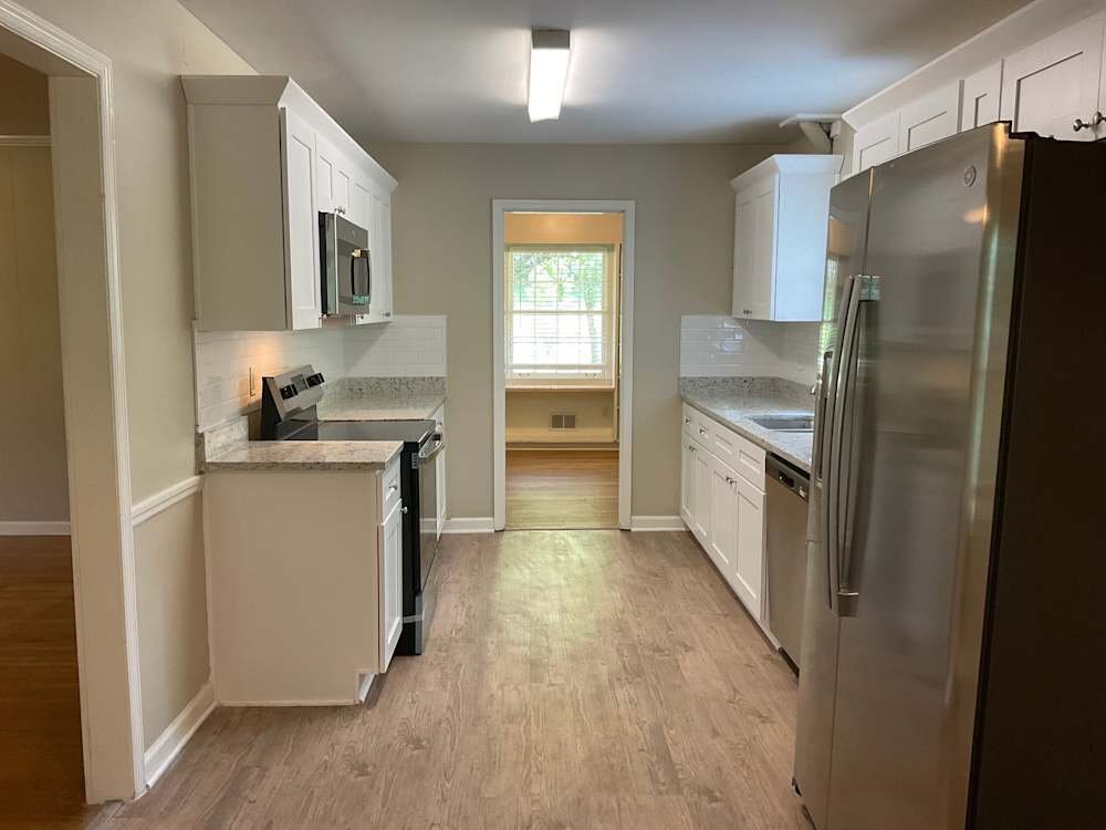 Building Photo - 680 Foxcroft Cir SE