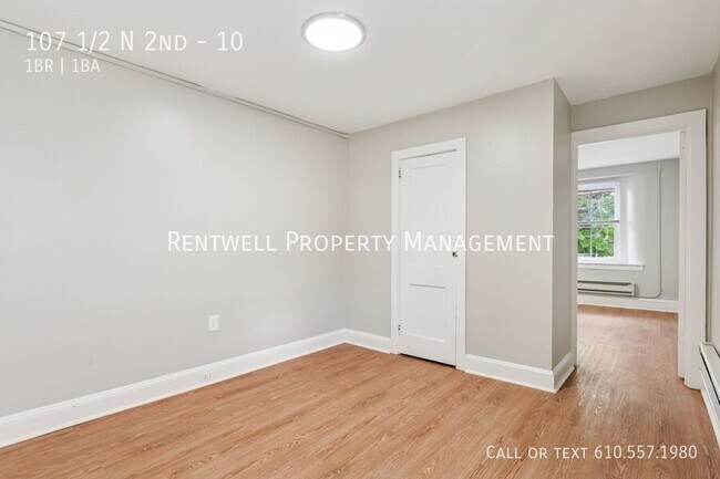Building Photo - 107 1/2 N 2nd-10