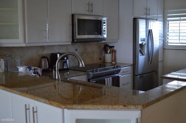 Building Photo - 2 br, 2.5 bath House - 3605 S Ocean Blvd A...