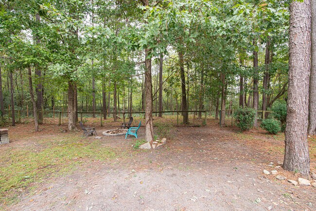 Building Photo - 174 Live Oak Dr