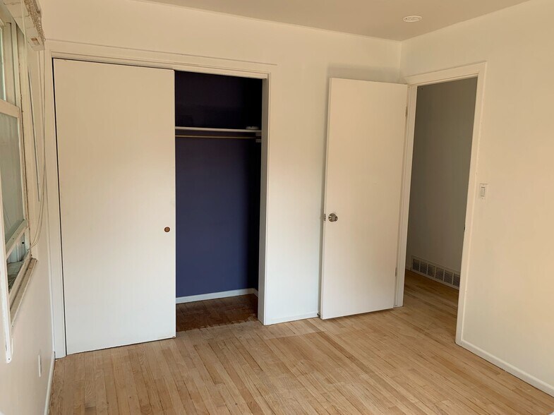 Building Photo - 1652 52nd St SE