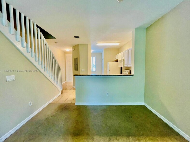 Building Photo - 1904 Alamanda Way