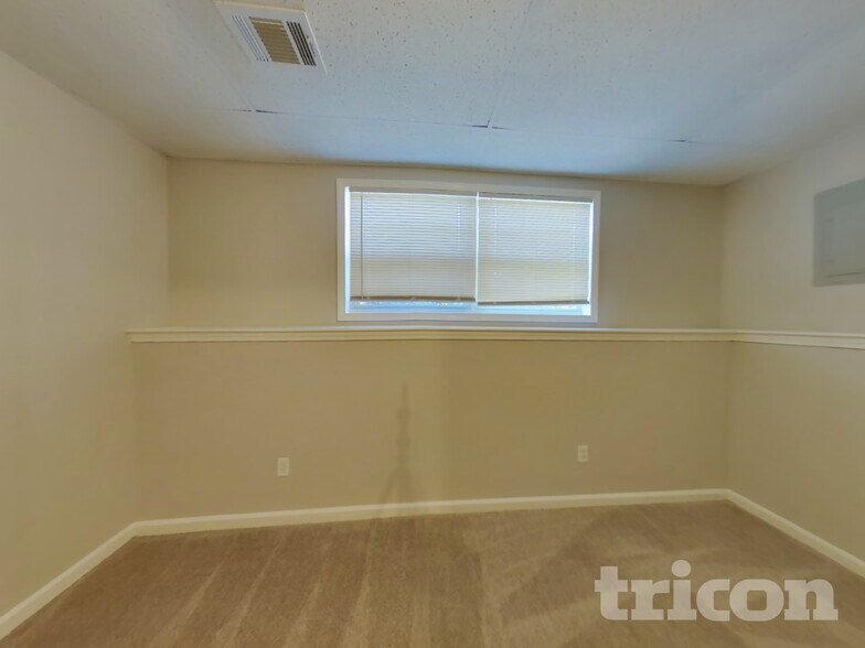 Building Photo - 97 Pastel Ct