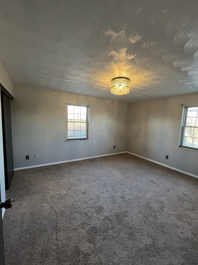 Building Photo - 550 Kitrina Ave