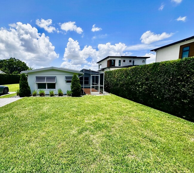 Building Photo - 7210 Seminole Dr