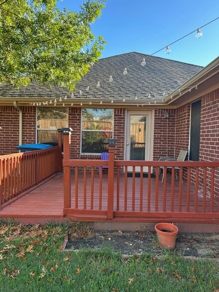 Building Photo - 4815 Stetson Dr N