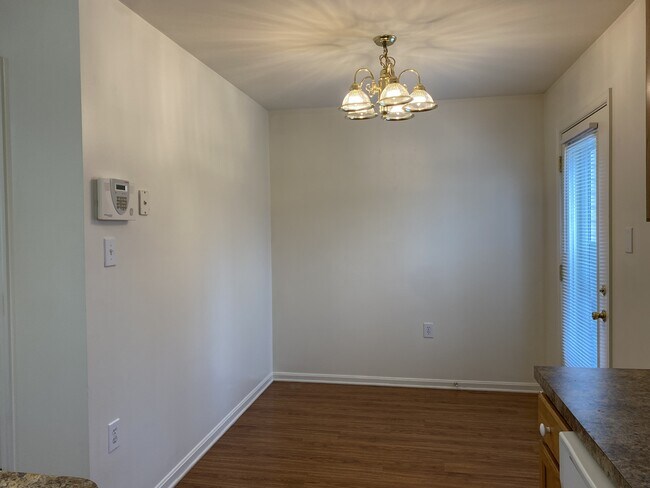 Building Photo - 87 Mabel Ln