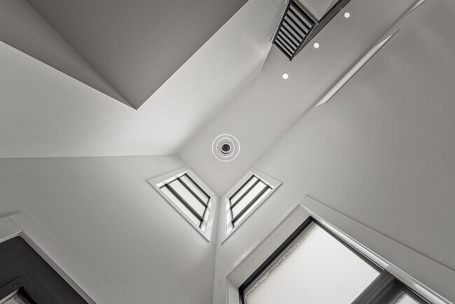 Building Photo - Edge Luxury Townhomes