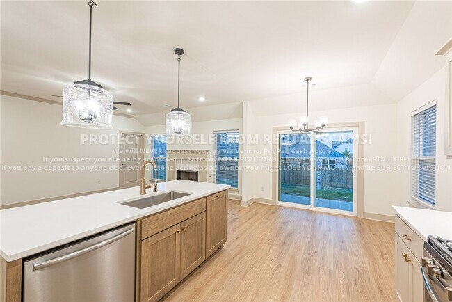 Building Photo - 4173 W Barhem Dr