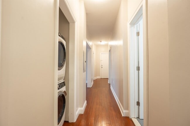 Building Photo - 565 Bergen Ave