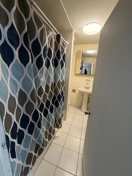 Building Photo - 349 Scott St