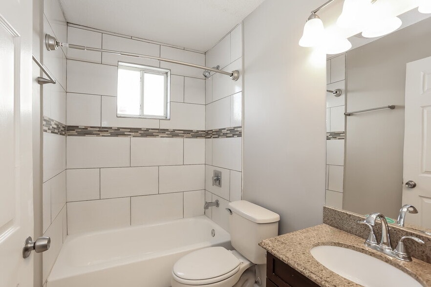 Building Photo - 7862 Aquarius Cir S