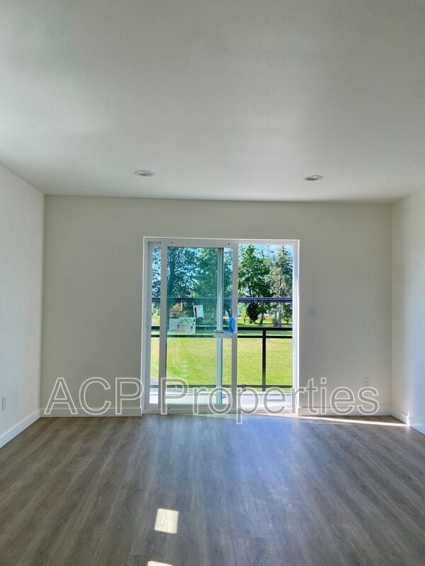 Building Photo - 1318 Bradley Ct