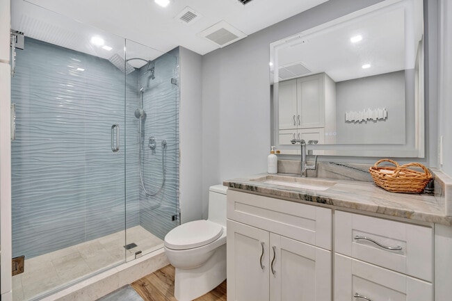 Building Photo - 911 Ocean Dr