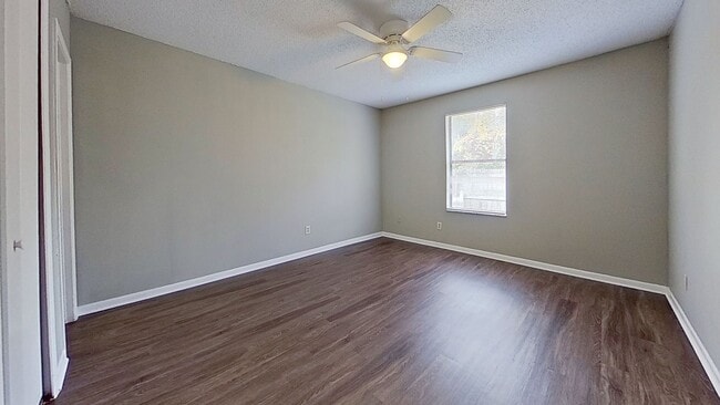 Building Photo - Renovated 2Bed/2Bath Patio Home - Jefferson Square in Orange Park