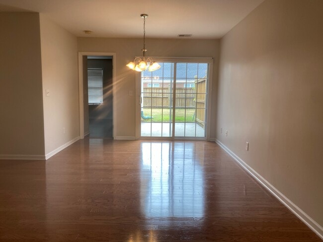 Building Photo - 1040 Bridgeport Way