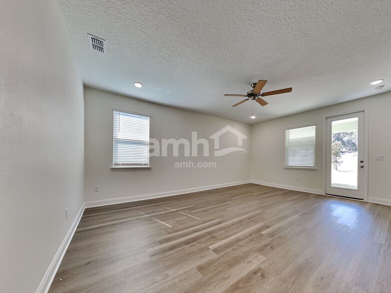 Building Photo - 11560 Bay Hl Cir