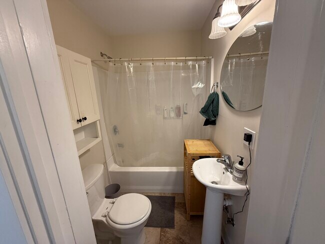 Building Photo - 245-249 North Ave