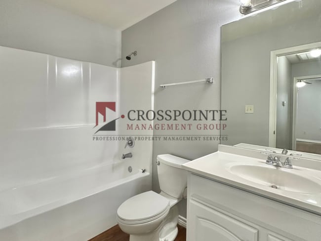 Building Photo - 3 Bedroom 2 Bath Duplex at Mansion Creek in Tyler! 1/2 off first full months rent