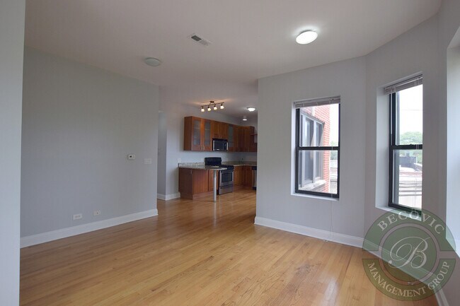 Building Photo - 7526 N Seeley Ave