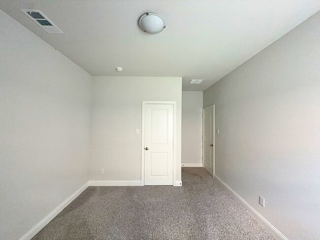 Building Photo - 609 Tartane Dr
