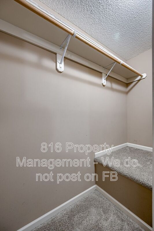 Building Photo - 5526 N Broadway