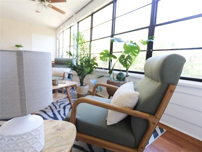 Building Photo - 322 Timber Lake Dr